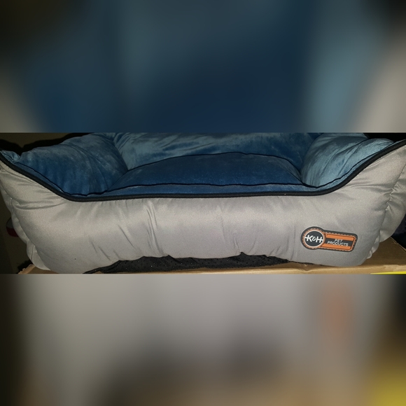 K&H PET PRODUCTS Soft Cushion PET BED CAT/SMALL DOG (Blue&Gray 20